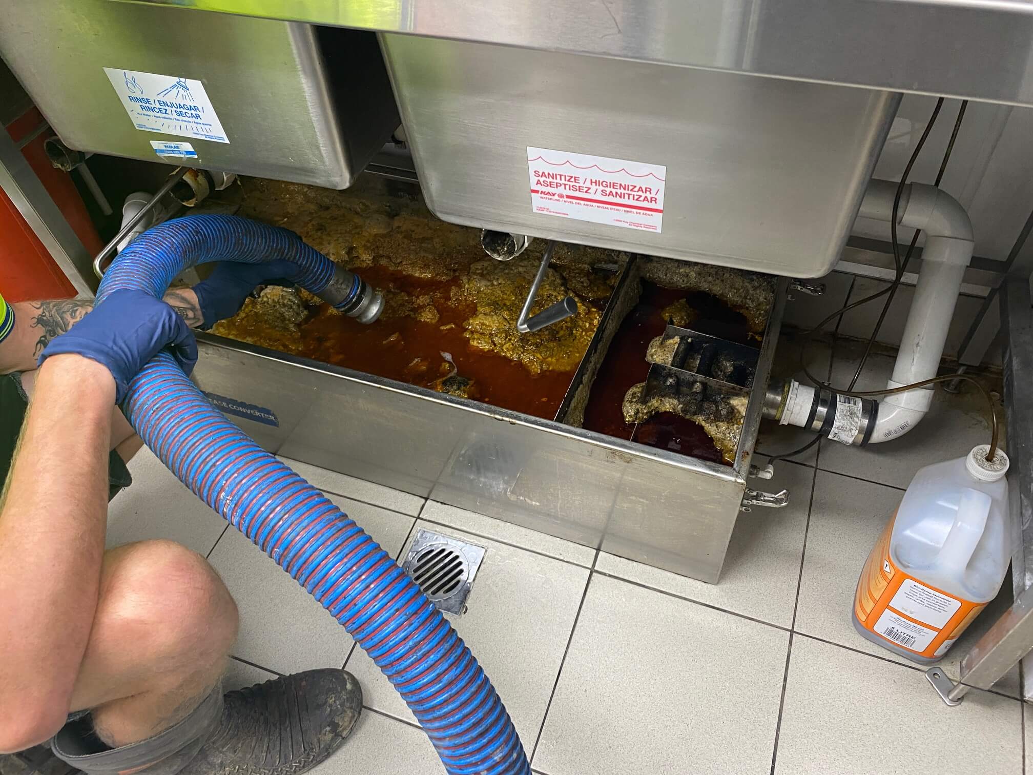 Grease Trap Cleaning in Oakleaf Plantation